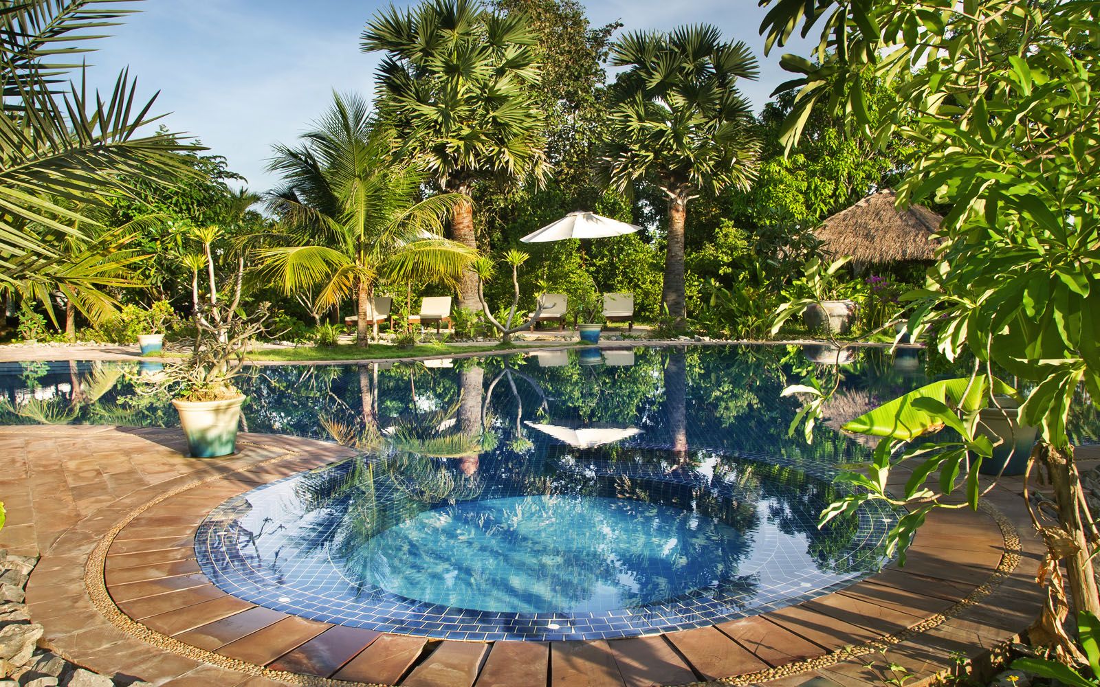 Battambang Resort Pool 01